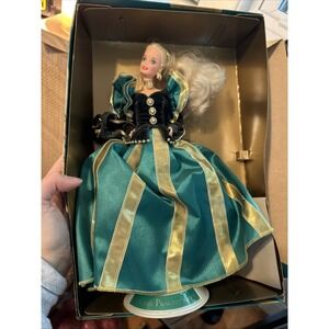 EVERGREEN PRINCESS Barbie Doll NRFB Winter Collection 1994 Green Dress‎ New Open